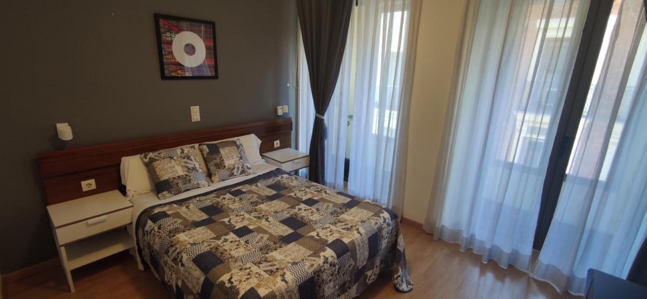 Hostal Felipe V Madrid Eksteriør billede