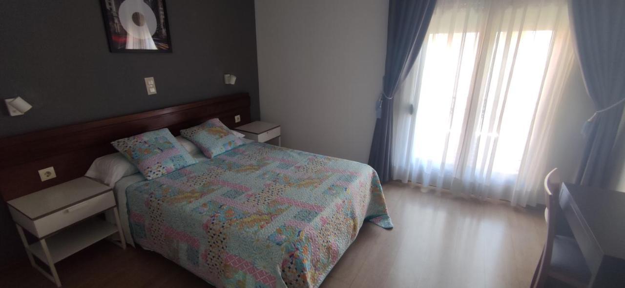 Hostal Felipe V Madrid Eksteriør billede